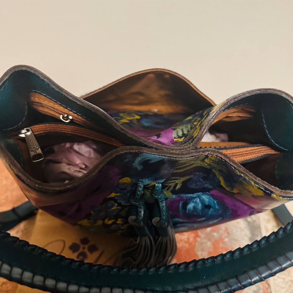 Gorgeous Patricia Nash Leather Crossbody Bucket Bag in Deep Blue Nature! - Picture 13 of 16